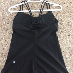 Brand NWT LULU LEMON BLACK TOP 8